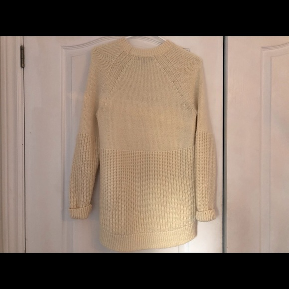 Banana Republic Italian Yarn Wool Blend Sweater - Picture 3 of 9